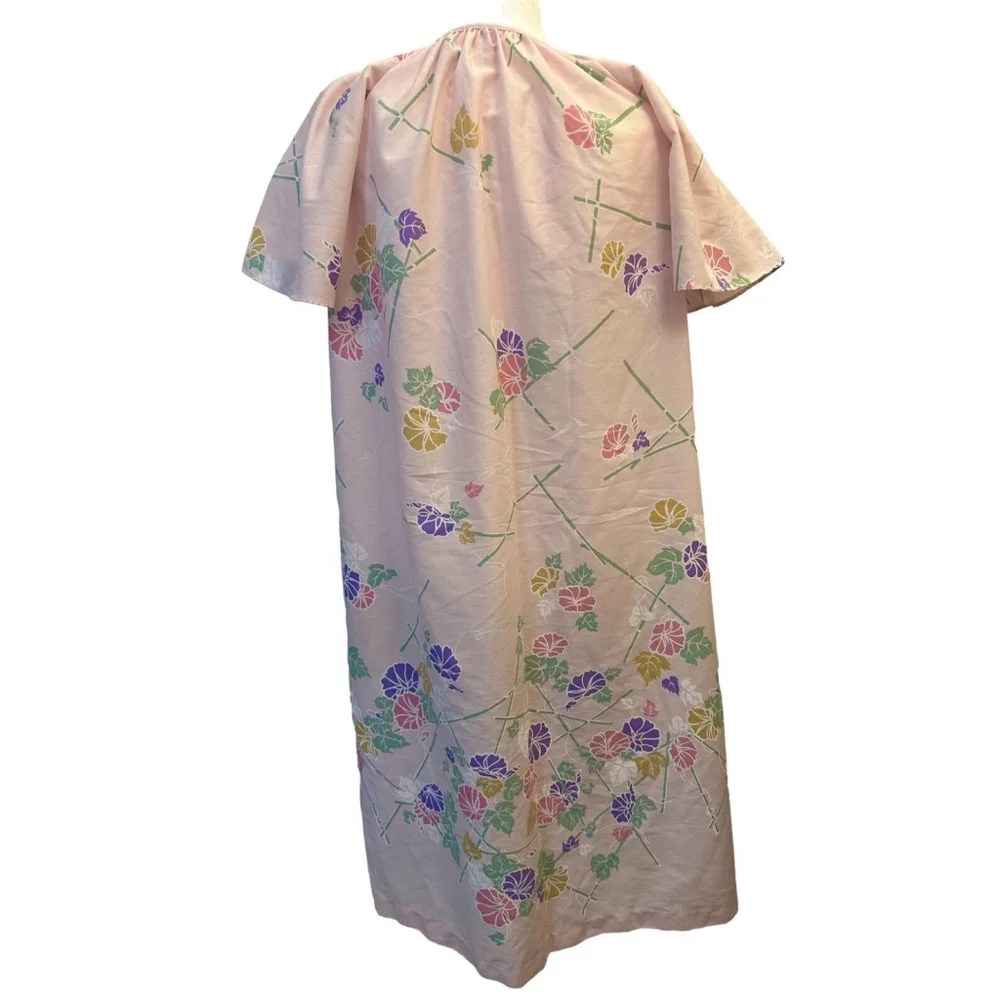 Vntg USA Housecoat Gown Floral Pearl Snap Grandma Cottage Pink Granny Mumu Retro